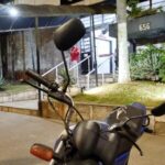 Polícia recupera moto furtada em Guarujá; VÍDEO