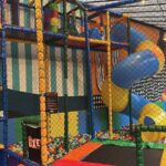 Restaurantes com espaço kids para curtir as férias em Santos