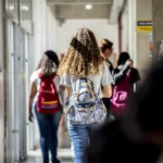 Alunos da rede estadual de SP retornam às aulas nesta sexta