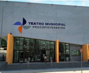 Oficina celebra laços com dança e música no Guarujá