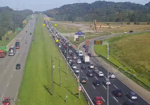 Com sol e calor na Baixada, SAI tem sábado de congestionamentos