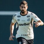 Luan Peres analisa o Botafogo e vê Santos pronto para a sequência da temporada pós-Copa