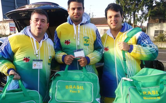 Santistas representam o Brasil no 8º Torneio Internacional de Tamburello Indoor na Alemanha | Jornal da Orla