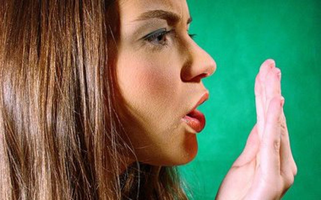 Sete hábitos para afastar o mau hálito | Jornal da Orla