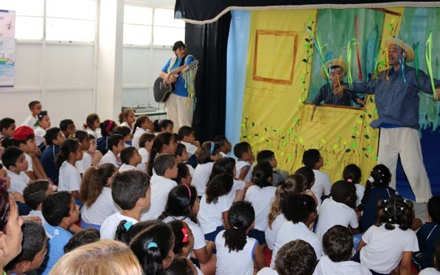 Espetáculo chr34O pescador e o albatrozchr34 estreia no Escola Total | Jornal da Orla