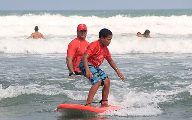Surf e Praia para Todos acontece em Guarujá | Jornal da Orla