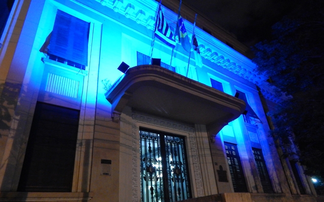 Palácio Saturnino de Brito se ilumina em azul | Jornal da Orla