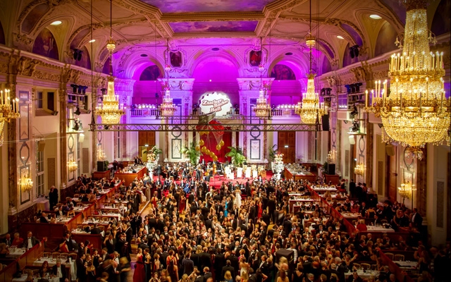 Viena inicia temporada de bailes | Jornal da Orla