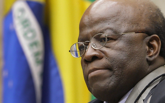 Joaquim Barbosa diz em Santos o que o povo espera de um líder