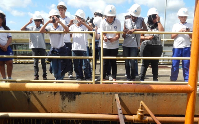 Estudantes de Itanhaém conhecem o Sistema Produtor de Água Mambu/Branco | Jornal da Orla