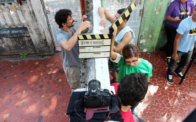 Jovens das Oficinas Querô exibem seus curtas metragens | Jornal da Orla