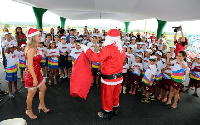 São Vicente recebe o Truck Kids Especial de Natal | Jornal da Orla