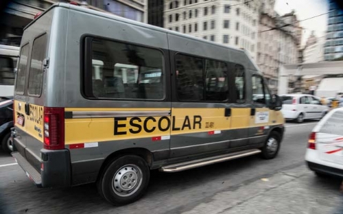 Fique atento ao contratar transporte escolar