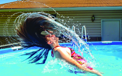 Sol, mar e piscina prejudicam os cabelos | Jornal da Orla
