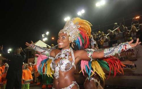 Folia por toda a região