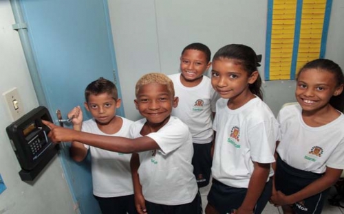 Biometria começa a funcionar em escolas de Santos | Jornal da Orla