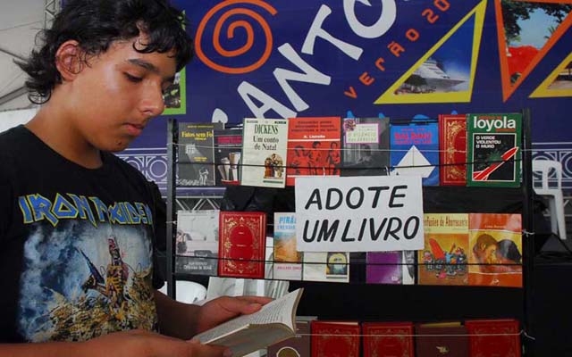 Leia Santos comemora o Dia Mundial do Livro | Jornal da Orla