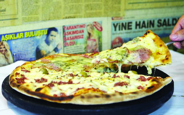 Uma pizzaria rústica entocada no Boqueirão | Jornal da Orla