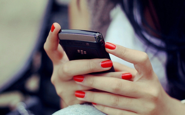 O certo e o errado na hora de enviar mensagens pelo celular | Jornal da Orla