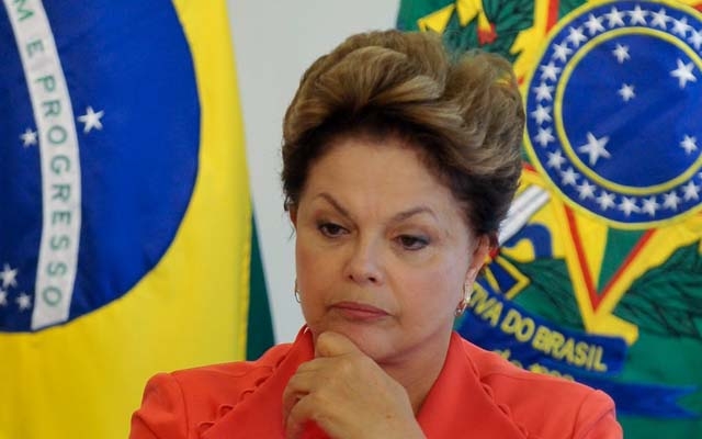 Especialistas analisam nova  queda de Dilma nas pesquisas