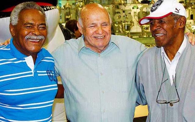 Ex-jogadores da seleção brasileira serão homenageados pelo Santos FC | Jornal da Orla