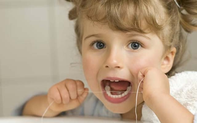 Maioria não usa fio dental | Jornal da Orla