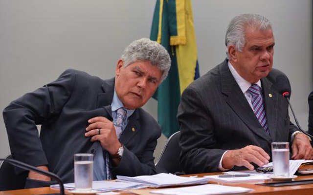 PSOL e Rede entram com pedido de cassação de Cunha no Conselho de Ética