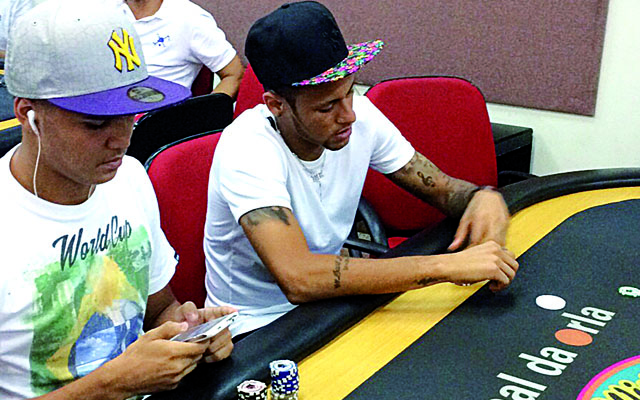 Neymar dá show de simpatia e simplicidade no Win Poker Santos | Jornal da Orla