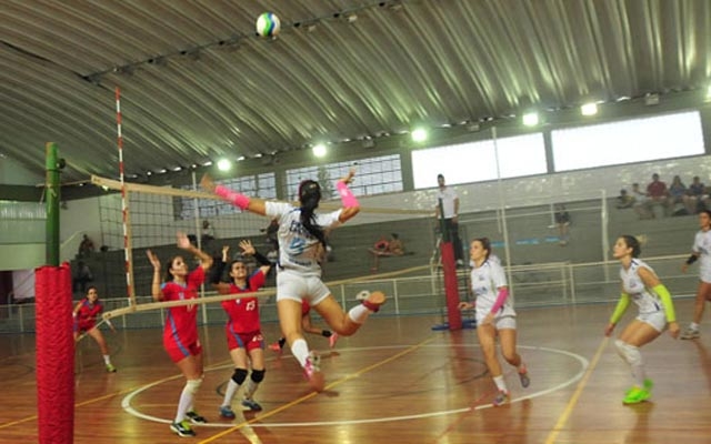 Vôlei feminino infanto de PG disputa o bronze na Copa Regional