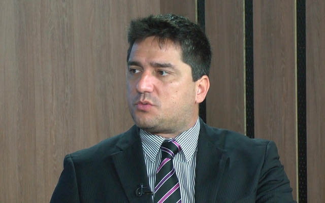 Julião defende reforma política e aposta na queda de Cunha