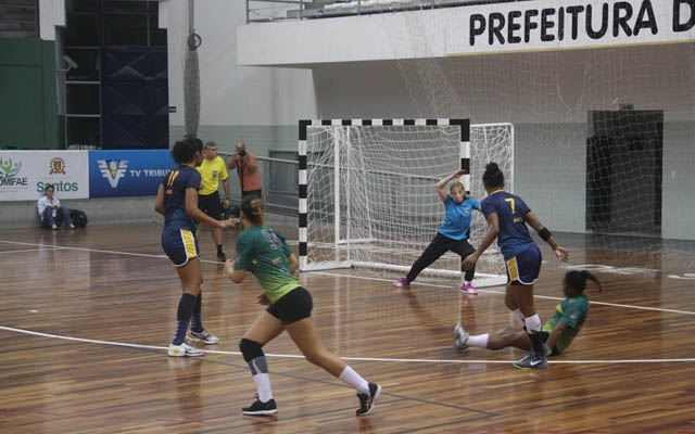 Handebol feminino enfrenta o time do Jundiaí