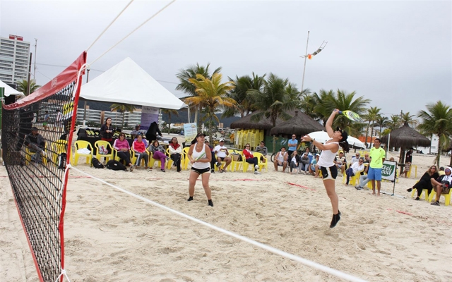 Praia da Enseada recebe etapa do Circuito Paulista de Beach Tennis