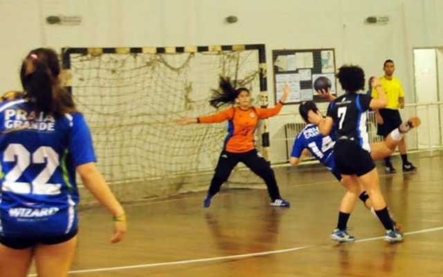 Equipe feminina de PG joga pelo bronze no Estadual de Handebol | Jornal da Orla