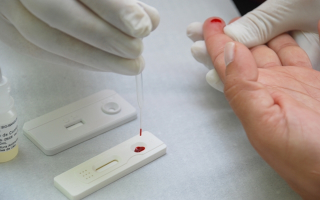 Campanha realiza testes rápidos para detectar HIV