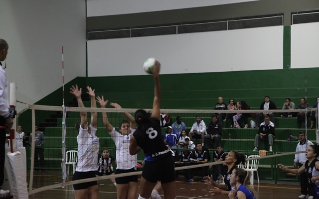 Santistas foram campeãs no vôlei