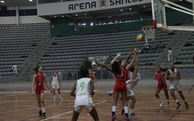 Basquete feminino santista vence no Paulista