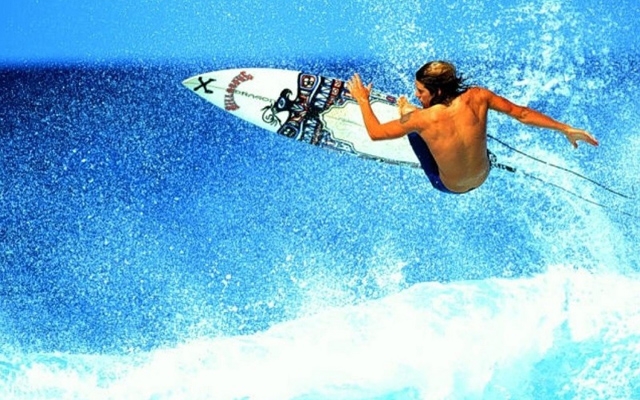 Fim de semana de surf e bodyboarding em São Vicente