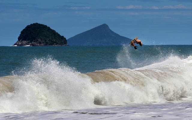Renan Faccini vence etapa sul-americana do Free Surf Bodyboarding 2015
