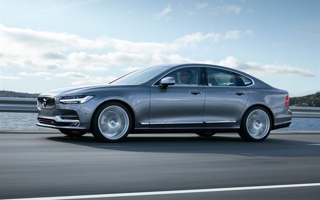 Volvo Cars revela o novo sedã de luxo S90