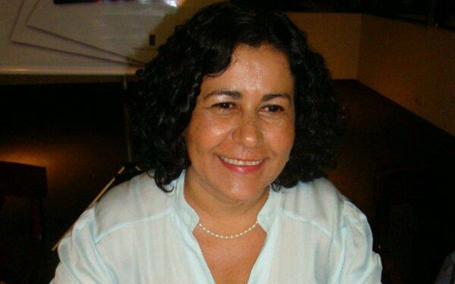 Autora da coleção chr39Os Anjos da Felicidadechr39 promove tarde de autógrafos