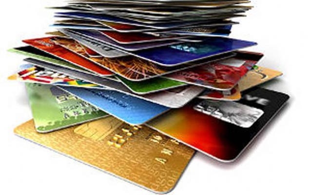 Cartão de débito é a forma de pagamento preferida da classe C | Jornal da Orla