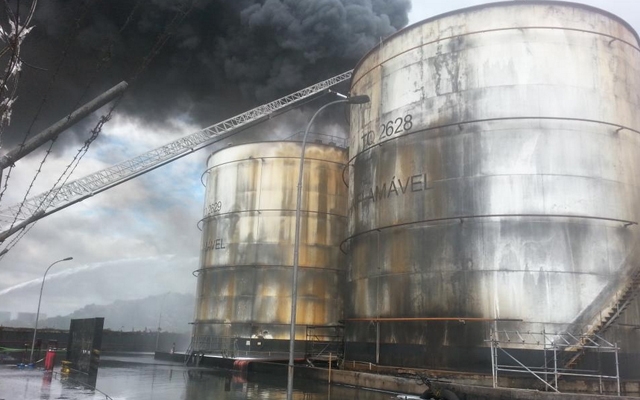 Fim do incêndio na área industrial da Alemoa