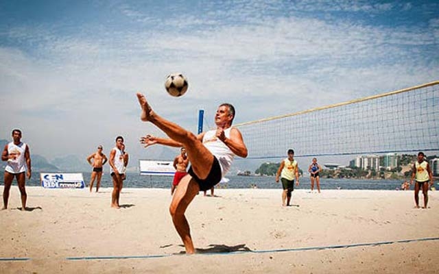 Aulas de futevôlei, surfe e vôlei de praia ocorrem ganham novo local em PG