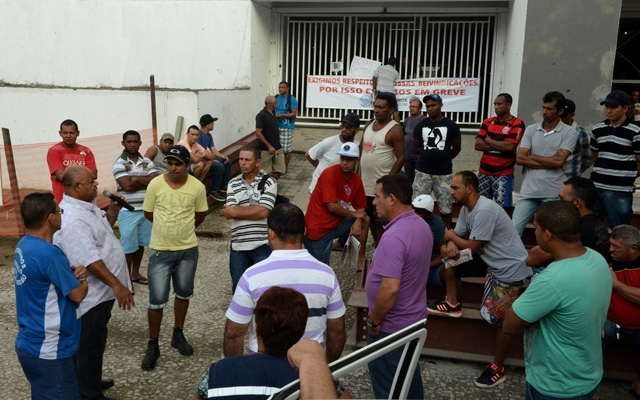 Protesto em torre predial vira greve