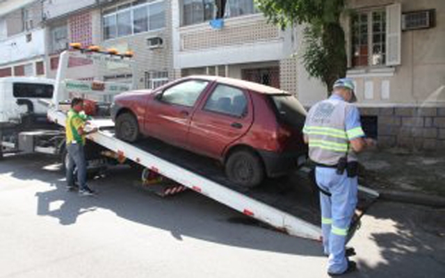 Lata Velha: Proprietários são notificados para retirar veículos abandonados