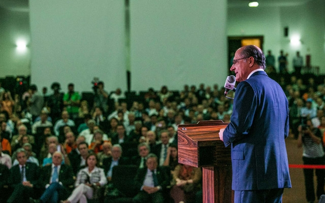 Alckmin garante mais de R$ 10 milhões para melhorias dos recursos hídricos e saneamento na Baixada Santista | Jornal da Orla