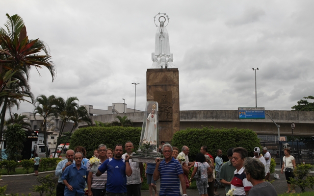 Nossa Senhora de Fátima recebe homenagens em seu dia