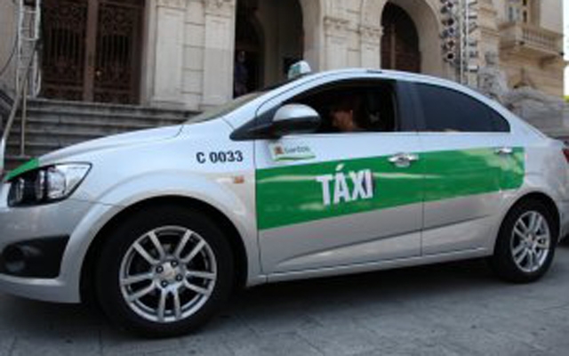Táxis começam a passar por vistoria obrigatória na CET