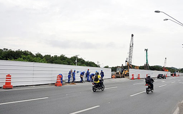 Obra interdita Avenida Ayrton Senna em PG