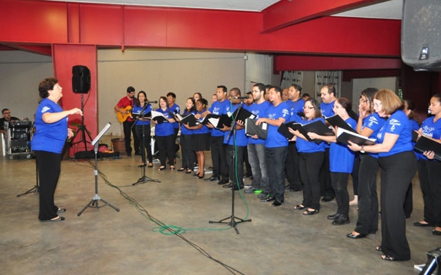 Projeto Música no Parque leva canto coral ao Anilinas